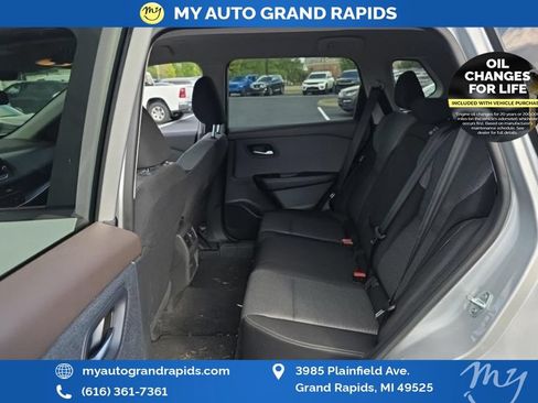 Used 2023 Nissan Rogue SV AWD/4WD image 11