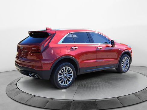 Used 2025 Cadillac XT4 Premium Luxury w/ Cold Weather Package FWD image 6