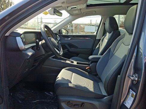 New 2026 Volkswagen Tiguan SE AWD/4WD image 9