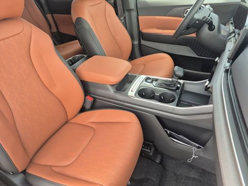 New 2026 Kia Carnival EX FWD image 15