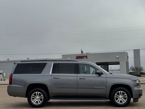 Used 2020 Chevrolet Suburban LT image 3