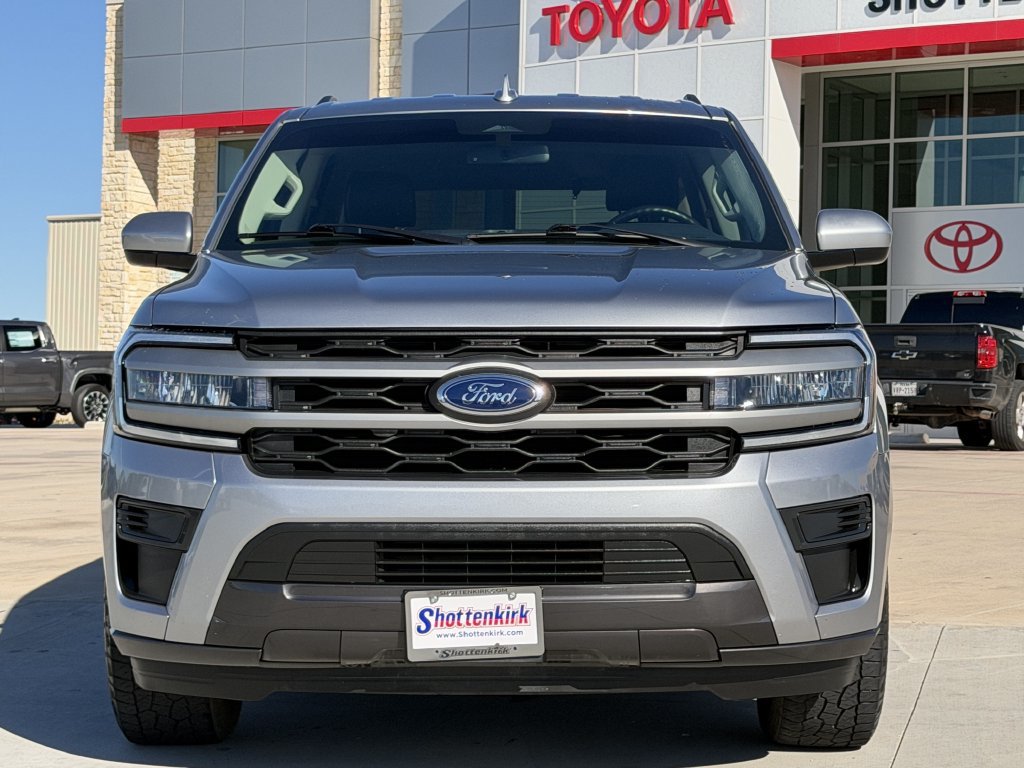 Used 2024 Ford Expedition XLT RWD image 7