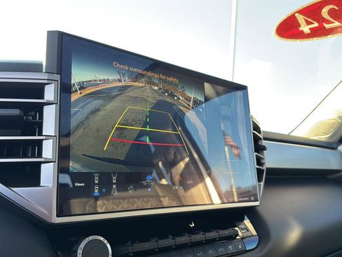 Used 2024 Toyota Tundra Limited image 24