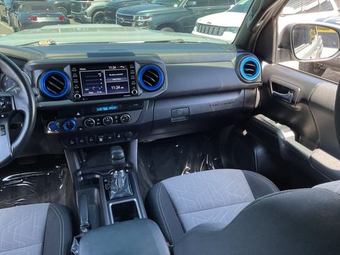 Used 2021 Toyota Tacoma TRD Sport w/ Technology Package AWD/4WD image 16