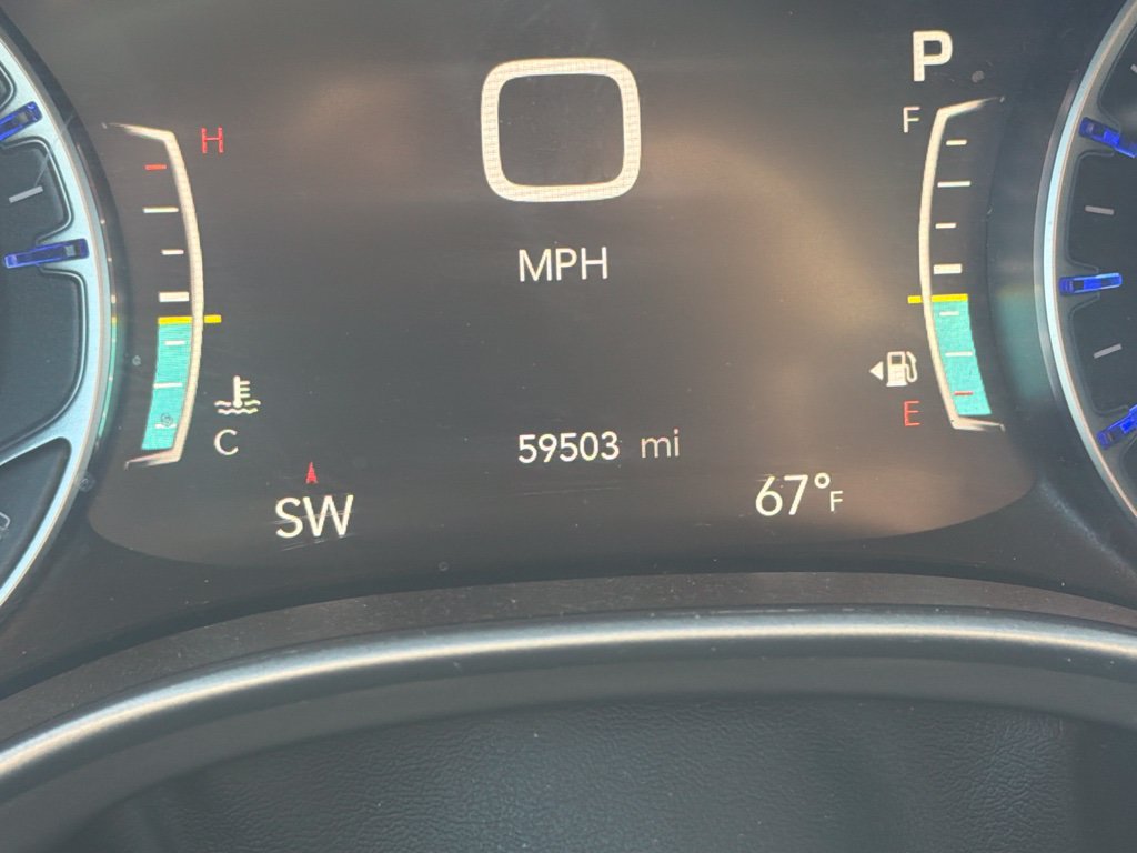 Used 2025 Chrysler Pacifica Select FWD image 14