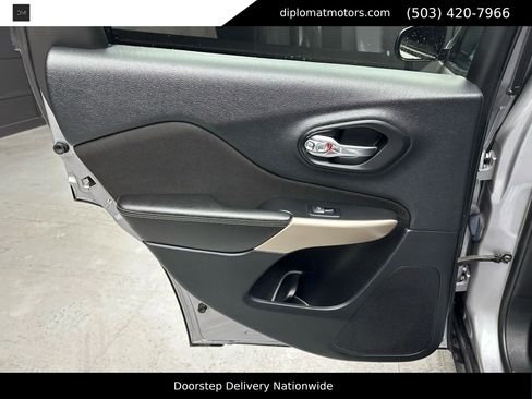 Used 2018 Jeep Cherokee Sport w/ Cold Weather Group image 27