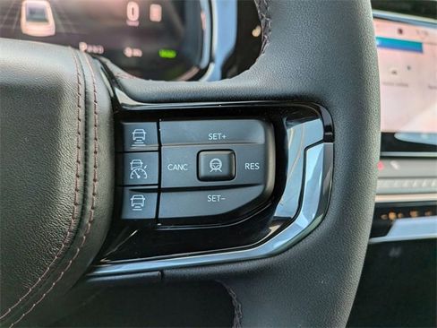 Used 2025 Jeep Wagoneer S Limited image 14