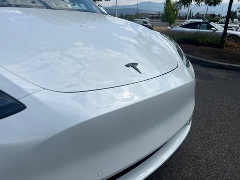 Used 2022 Tesla Model Y Long Range AWD/4WD image 10