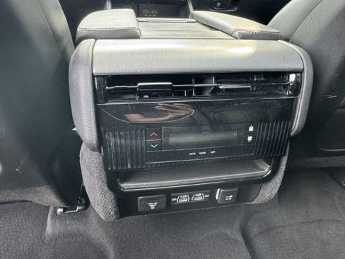Used 2025 Jeep Wagoneer 2WD w/ Premium Group I image 26