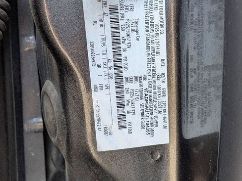 Used 2018 Ford C-MAX SE w/ Cold Weather Package FWD image 12