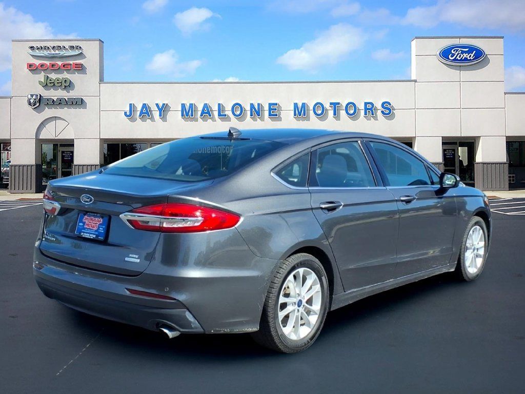 Certified 2020 Ford Fusion SE FWD image 3