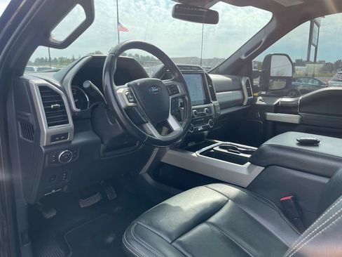 Used 2022 Ford F250 Lariat w/ Black Appearance Package image 27