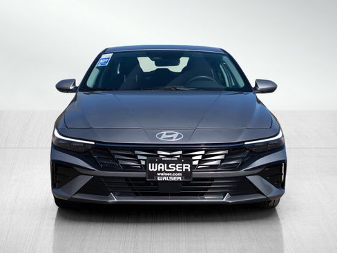 Used 2025 Hyundai Elantra SEL FWD image 8