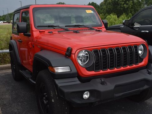 Used 2025 Jeep Wrangler Sport AWD/4WD image 3