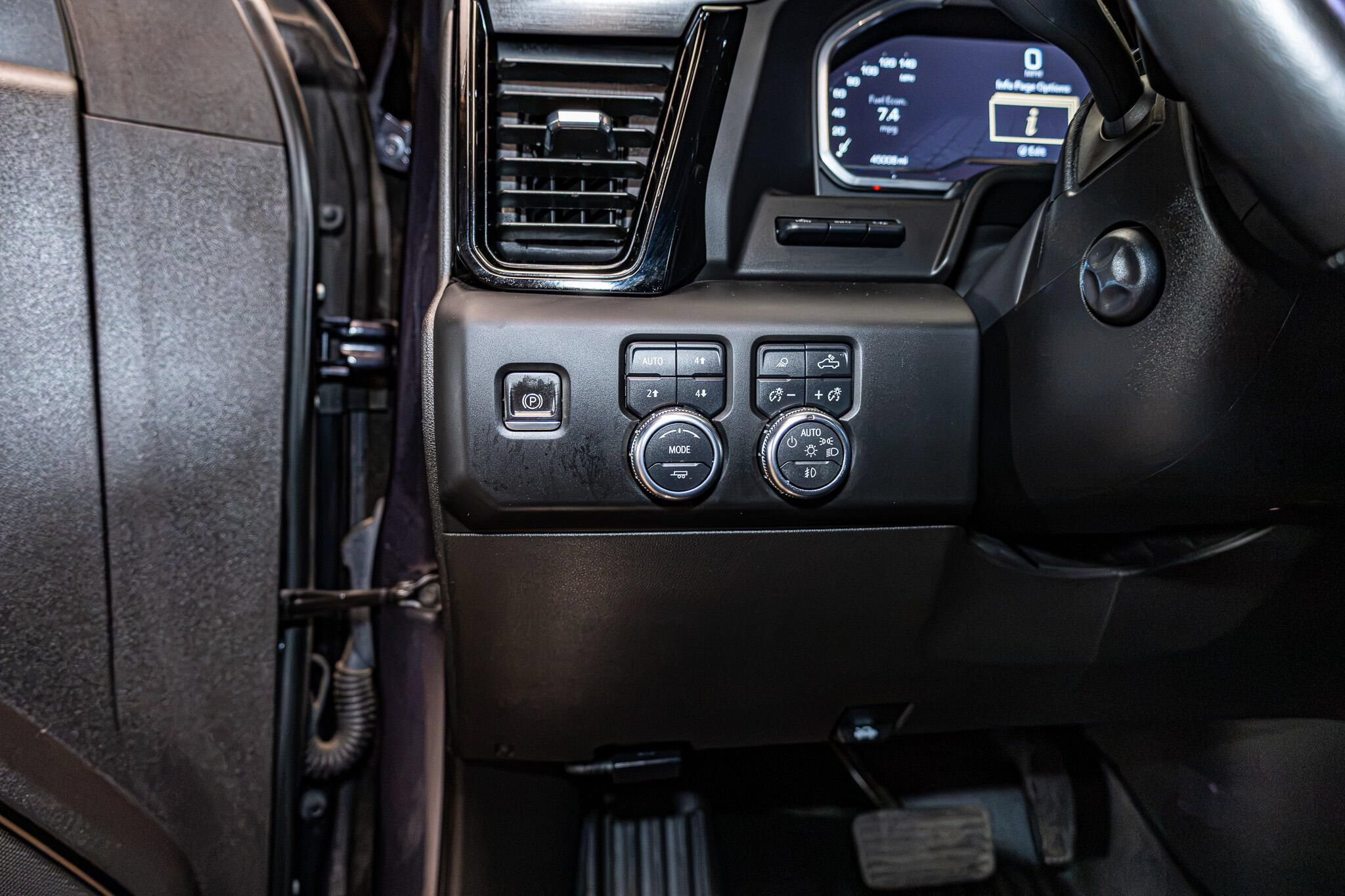 Used 2022 GMC Sierra 1500 AT4 w/ AT4 Premium Package AWD/4WD image 16