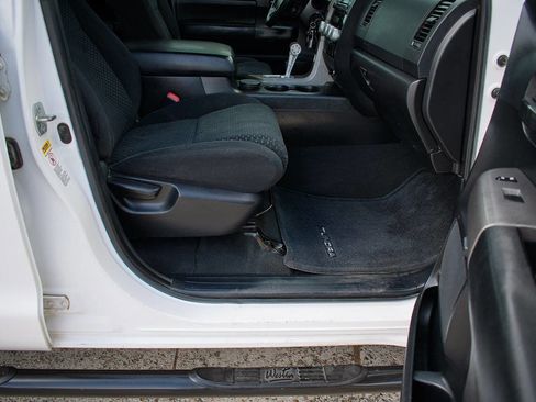 Used 2010 Toyota Tundra 4x4 Double Cab image 35