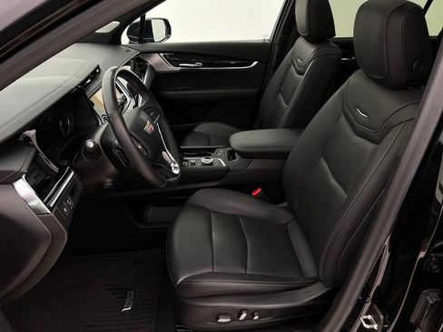 Used 2022 Cadillac XT6 Premium Luxury image 16
