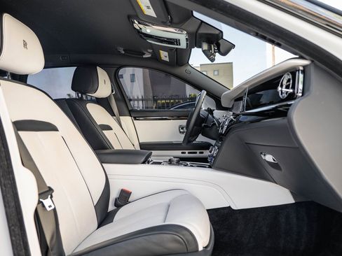 Used 2022 Rolls-Royce Ghost image 35