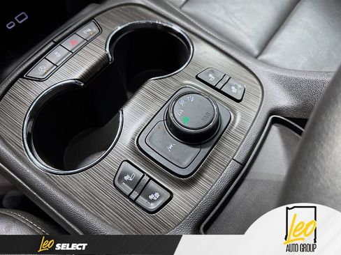 Used 2023 GMC Acadia SLT AWD/4WD image 24