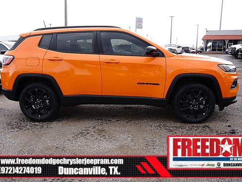 New 2026 Jeep Compass Latitude image 6