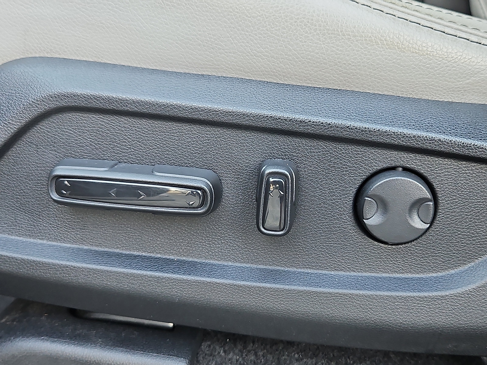 Certified 2024 Honda Pilot Touring image 31