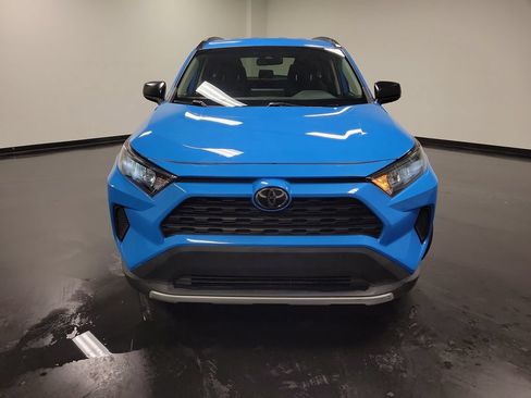 Used 2019 Toyota RAV4 LE w/ All Weather Liner Package AWD/4WD image 2