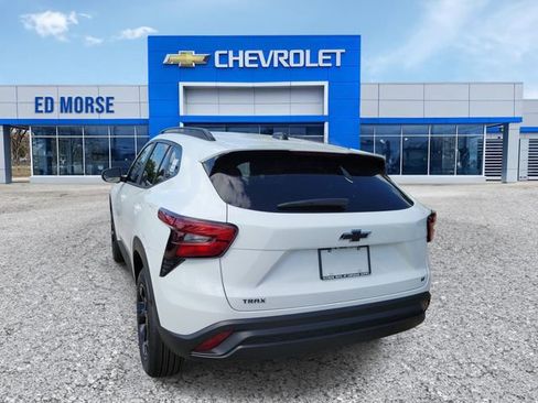 New 2026 Chevrolet Trax LT w/ Midnight Edition FWD image 4