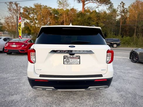 Used 2020 Ford Explorer XLT w/ Equipment Group 202A image 3