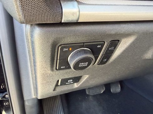 Used 2025 Ford Expedition Active image 11