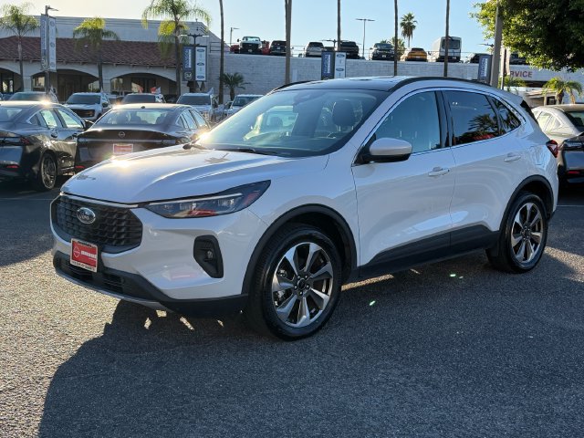 Used 2025 Ford Escape Platinum AWD/4WD image 3