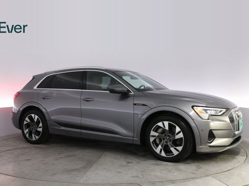 Used 2021 Audi e-tron Prestige w/ Prestige Package image 5