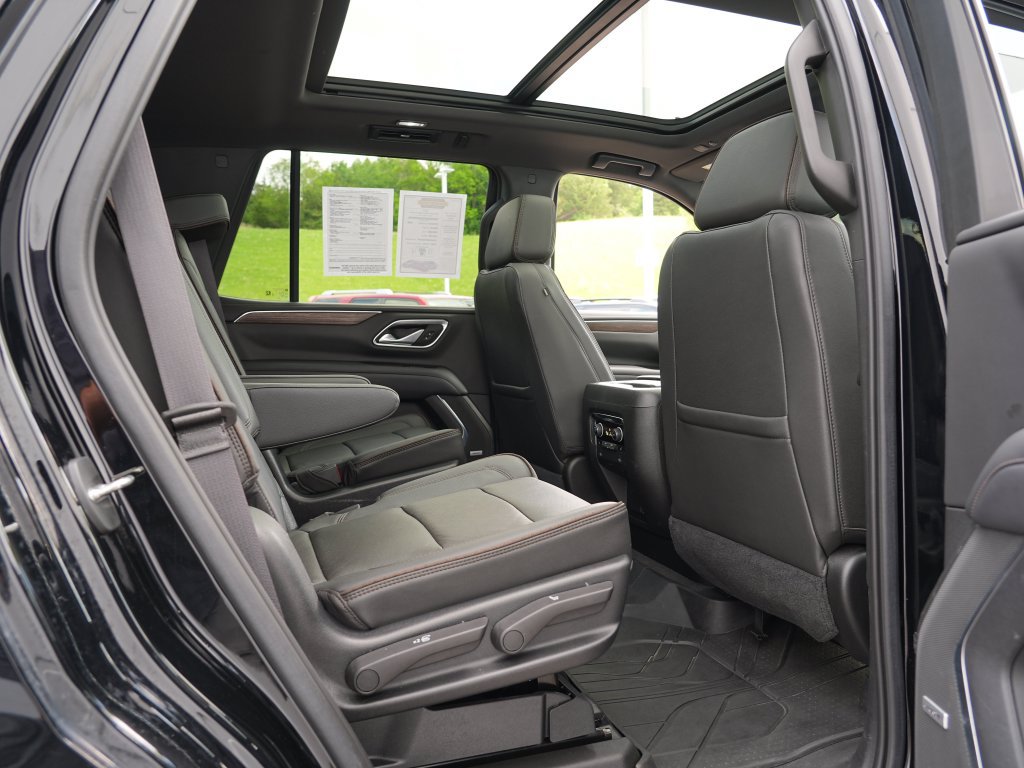 Used 2021 Chevrolet Tahoe High Country w/ Premium Package 2 AWD/4WD image 32