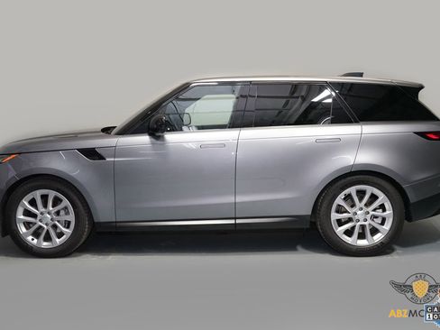 Used 2025 Land Rover Range Rover Sport SE image 5