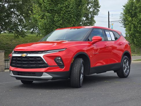 Used 2023 Chevrolet Blazer LT w/ Driver Confidence Package FWD image 12
