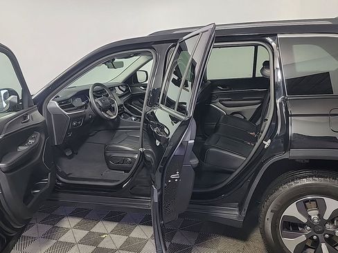 Used 2022 Jeep Grand Cherokee Limited 4xe w/ Luxury Tech Group II AWD/4WD image 18
