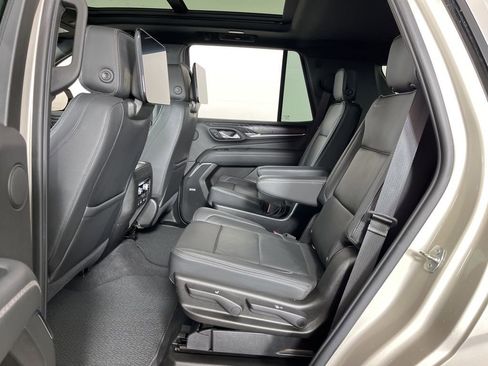 Used 2021 GMC Yukon Denali w/ Denali Premium Package image 28