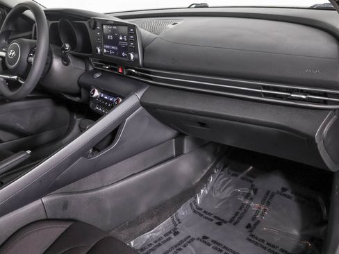 Used 2021 Hyundai Elantra SEL FWD image 42