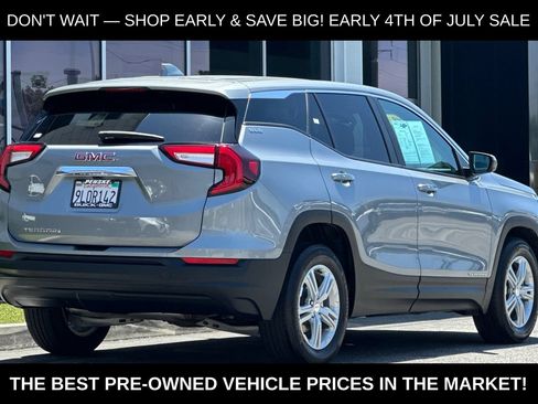 Used 2024 GMC Terrain SLE FWD image 4