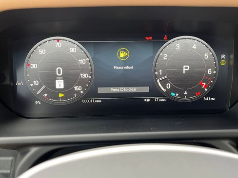 Used 2026 Land Rover Defender 110 X-Dynamic SE AWD/4WD image 19
