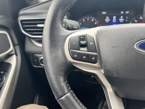 Certified 2022 Ford Explorer XLT w/ Equipment Group 202A image 13