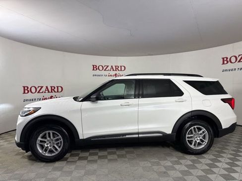 New 2025 Ford Explorer Active w/ Active Comfort Package image 5