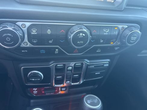 Used 2023 Jeep Wrangler Unlimited Rubicon 4xe w/ Steel Bumper Group image 43