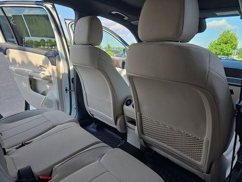 Certified 2025 Mercedes-Benz GLB 250 image 11