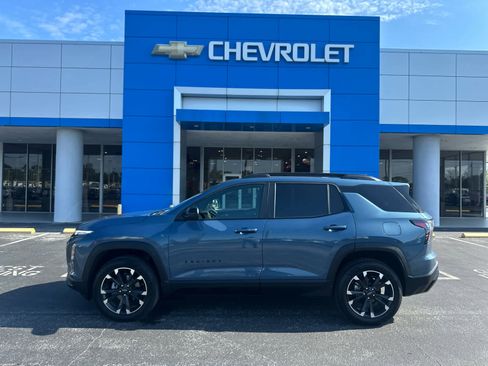 Used 2026 Chevrolet Equinox RS FWD image 2