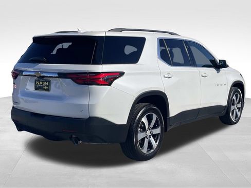 Used 2023 Chevrolet Traverse LT w/ LT Premium Package image 3