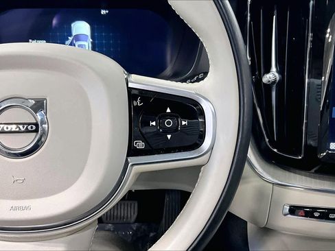 Used 2023 Volvo XC60 B5 Plus w/ Climate Package image 24