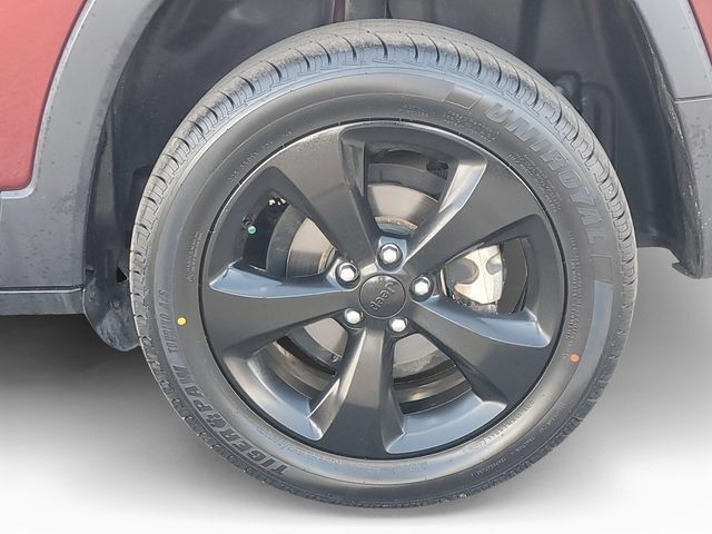 Used 2020 Jeep Cherokee Latitude Plus FWD image 30