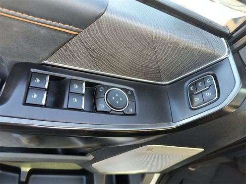 Used 2022 Ford F150 Platinum image 13