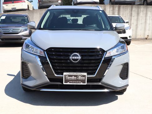 Used 2024 Nissan Kicks SV image 10