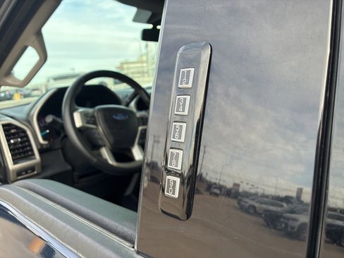 Used 2020 Ford F250 Lariat image 16